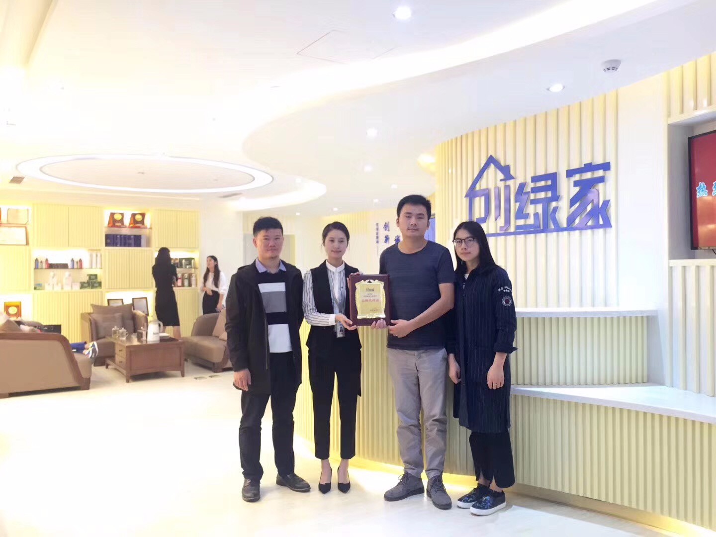 熱烈祝賀余總加盟創(chuàng)綠家江蘇省縣級市代理！